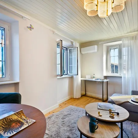 Mouragia Sea View Apartment *